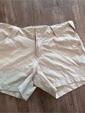 Women’s Columbia Tan Shorts for Fishing per Swim Shorts